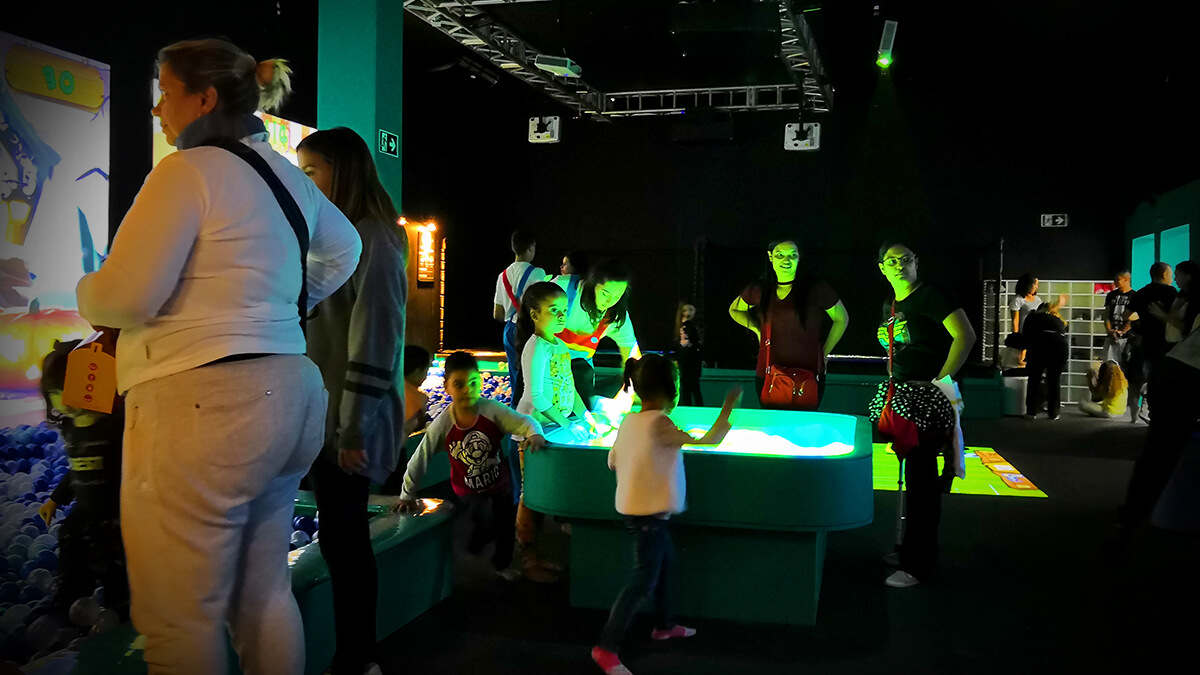 兒童游樂設(shè)施