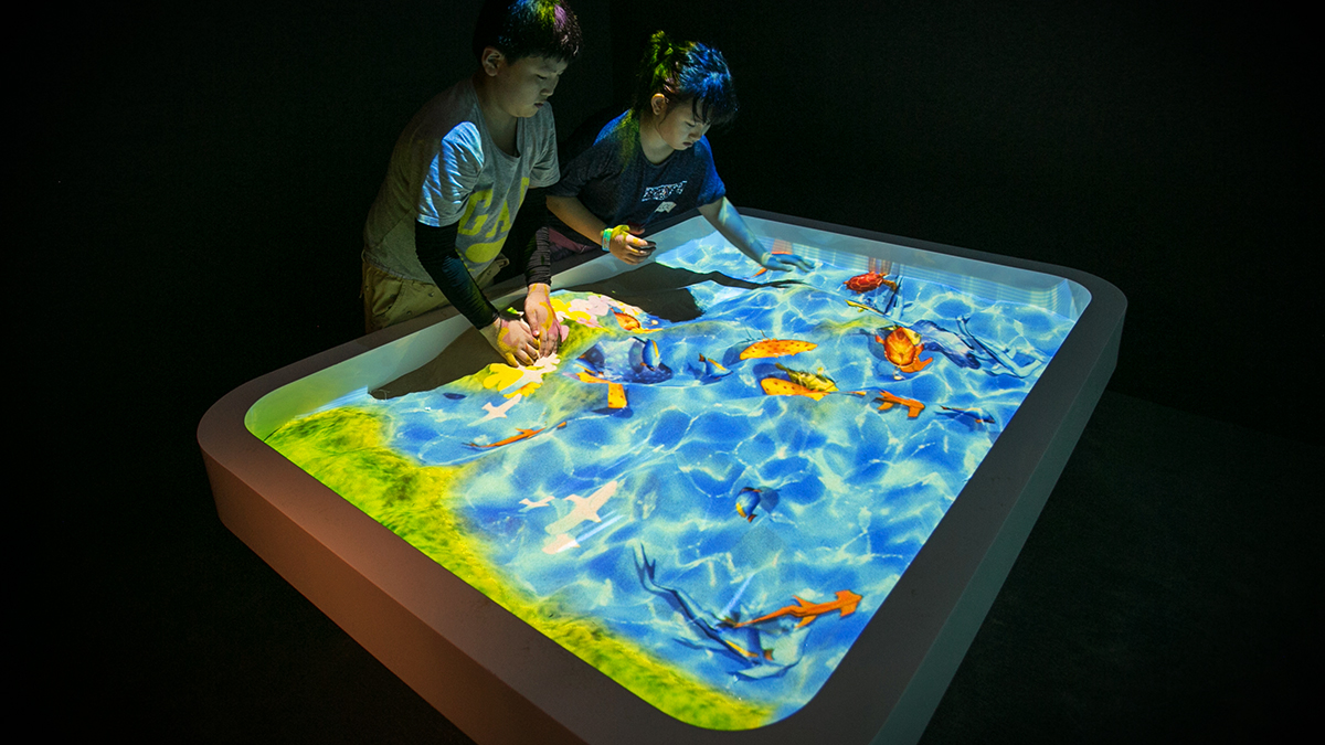 兒童游樂(lè)設(shè)施